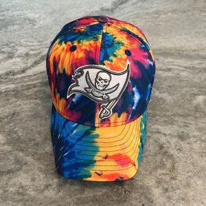 Tampa Bay Buccaneers Tie dye Psychedelic hat football New 6 7/8 Sz Small